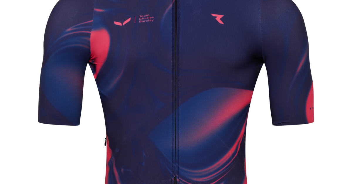 7015XXCS03_afront_cutout.png?