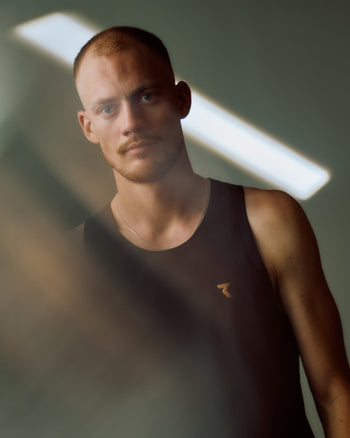 Lookbook Sonic Running Singlet Men 18