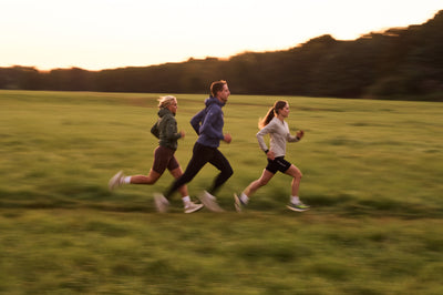 Unsere Must Have Laufbekleidung für jedes Frühjahrswetter - So gelingt dir der Start in die neue Saison