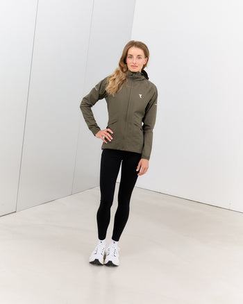 Lookbook Phantom Athletic Rain Jacket Women 14