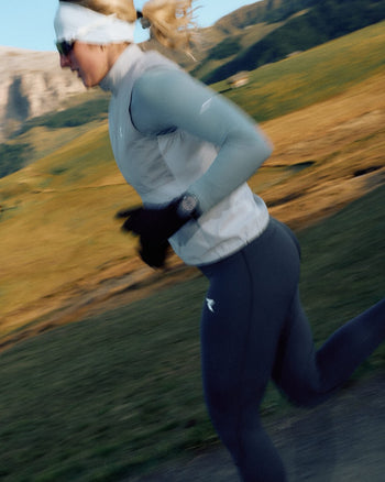 Lookbook Phantom Running Insulated Vest Women 45