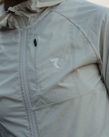 Lookbook Phantom Running Wind Jacket Women 14