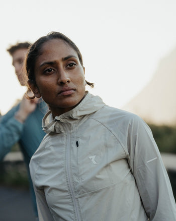Lookbook Phantom Running Wind Jacket Women 12