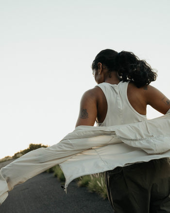 Lookbook Phantom Running Wind Jacket Women 13