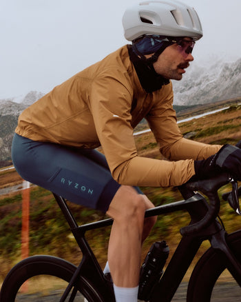 Lookbook Signature Cycling Rain Jacket Men 9