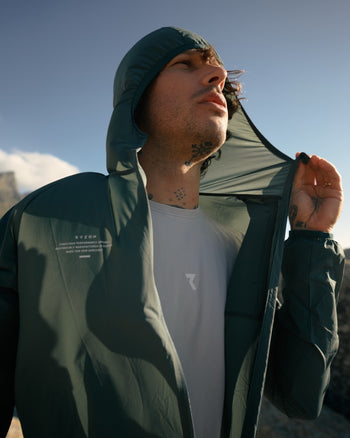 Lookbook Phantom LightShell Hooded Jacket Men 35