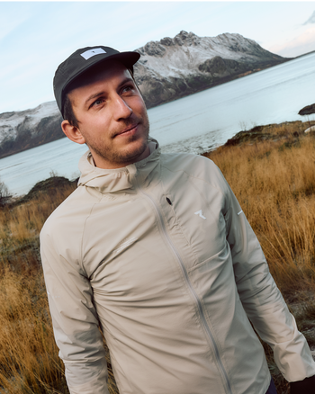 Lookbook Phantom LightShell Hooded Jacket Men 48