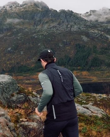 Lookbook Phantom Running Insulated Vest Men 19