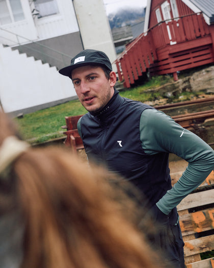 Lookbook Phantom Running Insulated Vest Men 37