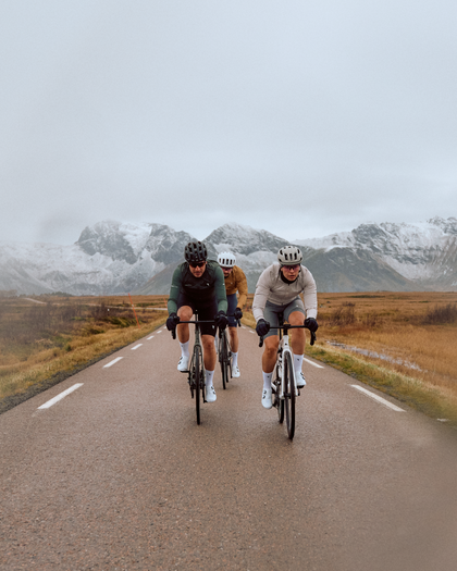 Lookbook Signature Cycling Rain Jacket Women 102