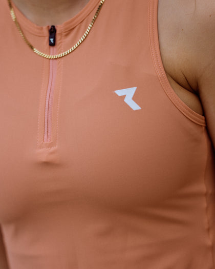 Lookbook Vela Cycling Cropped Top Women 47