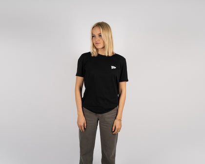 Lookbook United in Humanity Tee Unisex 7