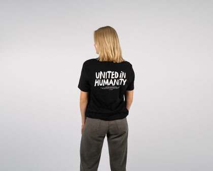 Lookbook United in Humanity Tee Unisex 8