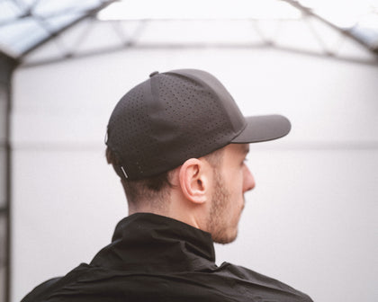 Lookbook Aura Seamless Tech Cap 4